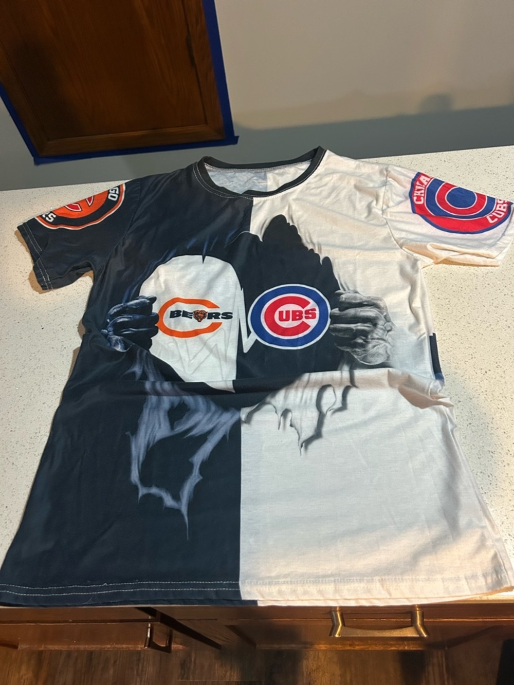 Chicago Cubs & Bears Split-Design adult  Tee - Black and White